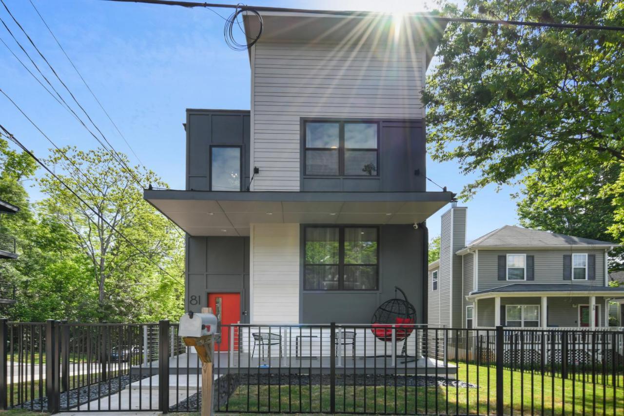 THE RED DOOR - Ultra Modern Atlanta Home - DesignedByDom Esterno foto