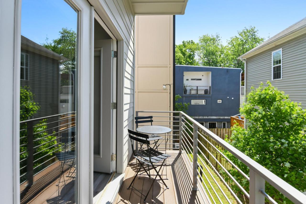 THE RED DOOR - Ultra Modern Atlanta Home - DesignedByDom Esterno foto